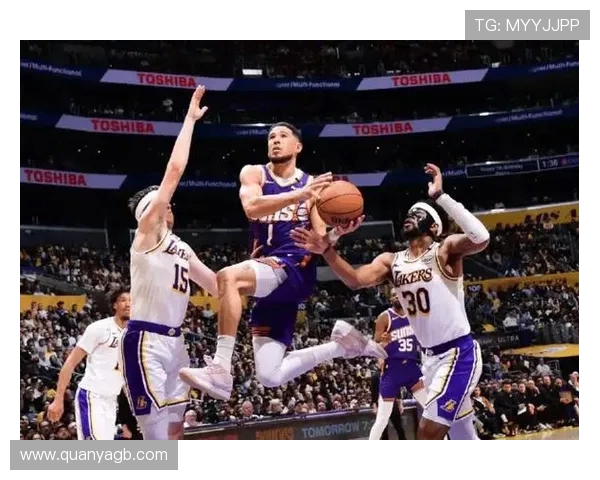 德文布克如何在NBA赛场上展现个人风采与团队协作的完美结合 德文布克如何在NBA赛场上展现个人风采与团队协作的完美结合