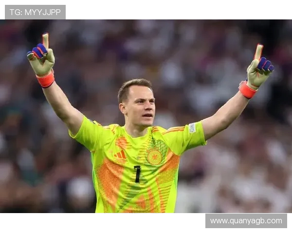 诺伊尔：守护球门的传奇门将与他的辉煌足球生涯回顾